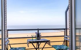 Casiola - Beautiful Spacious Studio With Frontal Sea View
